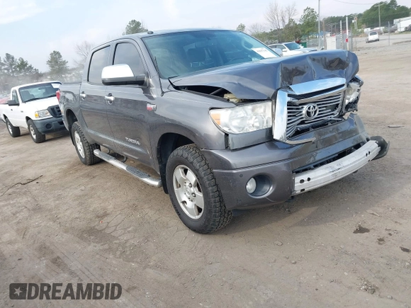 2013 Toyota Tundra Limited z VIN 5TFHY5F19DX301615, wystawiony jako IAAI lot #41837145 z przebiegiem 136 398 mil mil oraz . Historia ofert i sprzedaży dostępna na DreamBid. Obrazek 1.