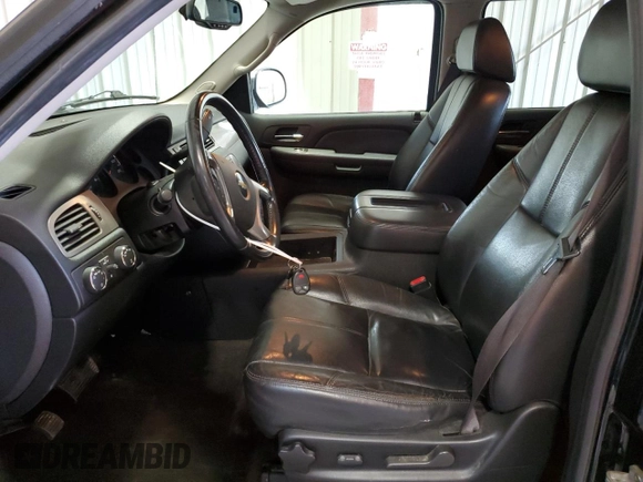 2008 Chevrolet Avalanche 2LT with VIN 3GNFK12328G263445, listed as a Copart auction lot 55815955 with 199,794 mi miles and Clean title. Bid and sale history available at DreamBid. Image 7.