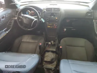 2017 Ford Police Interceptor Utility z VIN 1FM5K8AR1HGD13925, wystawiony jako Copart lot #64199685 z przebiegiem 141 995 mil mil oraz Czysty tytuł • Clean title. Historia ofert i sprzedaży dostępna na DreamBid. Obrazek 8.