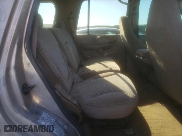 1997 Ford Expedition XLT with VIN 1FMEU1769VLC38411, listed as a Copart auction lot 50315135 with 230,863 mi miles and Salvage title. Bid and sale history available at DreamBid. Image 11.