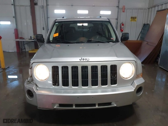 2009 Jeep Patriot Sport with VIN 1J4FT28BX9D160194, listed as a IAAI auction lot 41253940 with 104,339 mi miles. Bid and sale history available at carsss.com. Image 12.