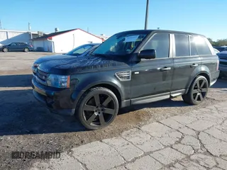 2011 Land Rover Range Rover Sport SC z VIN SALSH2E40BA274863, wystawiony jako IAAI lot #41591339 z przebiegiem 111 280 mil mil oraz . Historia ofert i sprzedaży dostępna na DreamBid. Obrazek 2.