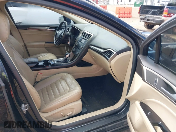 2014 Ford Fusion SE with VIN 3FA6P0HD1ER373400, listed as a IAAI auction lot 42046660 with 191,621 mi miles and . Bid and sale history available at DreamBid. Image 5.