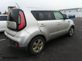 2017 Kia Soul with VIN KNDJN2A23H7466090, listed as a IAAI auction lot 41325788 with 84,540 mi miles. Bid and sale history available at carsss.com. Image 4.