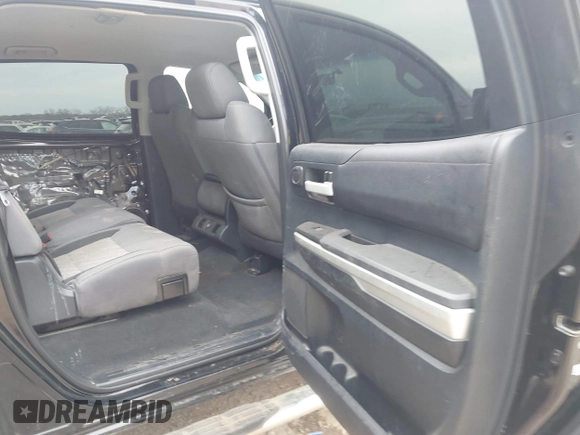 2014 Toyota Tundra SR5 z VIN 5TFEM5F18EX068522, wystawiony jako IAAI lot #41330508 z przebiegiem Nie podano mil oraz . Historia ofert i sprzedaży dostępna na DreamBid. Obrazek 8.
