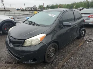2012 Toyota Yaris L z VIN JTDJTUD37CD506168, wystawiony jako Copart lot #57093255 z przebiegiem 78 314 mil mil oraz Szkoda całkowita • Salvage title. Historia ofert i sprzedaży dostępna na DreamBid. Obrazek 1.
