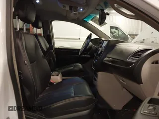 2014 Chrysler Town & Country Touring with VIN 2C4RC1BG1ER209212, listed as a IAAI auction lot 41931026 with 170,256 mi miles and . Bid and sale history available at DreamBid. Image 5.