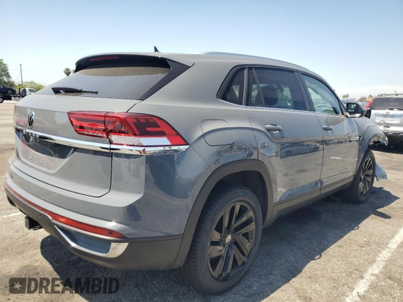 2023 Volkswagen Atlas SE z VIN 1V2JE2CAXPC216712, wystawiony jako Copart lot #58608325 z przebiegiem 22 649 mil mil oraz Szkoda całkowita • Salvage title. Historia ofert i sprzedaży dostępna na DreamBid. Obrazek 3.