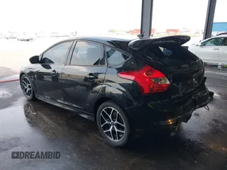 2013 Ford Focus ST z VIN 1FADP3L98DL234518, wystawiony jako IAAI lot #42093388 z przebiegiem 177 026 mil mil oraz . Historia ofert i sprzedaży dostępna na DreamBid. Obrazek 3.