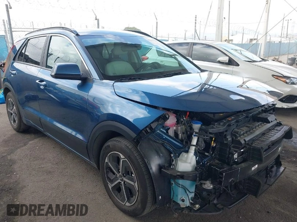 2023 Kia Niro EX with VIN KNDCR3LEXP5101684, listed as a IAAI auction lot 41893043 with 12,561 mi miles. Bid and sale history available at carsss.com. Image 1.