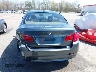 2013 BMW 5 Series 528i xDrive z VIN WBAXH5C56DDW13425, wystawiony jako IAAI lot #41927530 z przebiegiem 120 847 mil mil oraz . Historia ofert i sprzedaży dostępna na DreamBid. Obrazek 15.