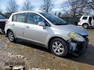 2007 Nissan Versa SL z VIN 3N1BC13E17L414305, wystawiony jako Copart lot #45171315 z przebiegiem 150 291 mil mil oraz Szkoda całkowita • Salvage title. Historia ofert i sprzedaży dostępna na DreamBid. Obrazek 4.