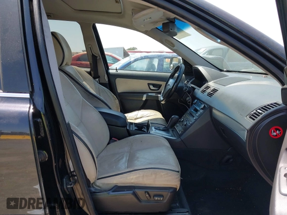 2009 Volvo XC90 with VIN YV4CF982591518633, listed as a IAAI auction lot 42462232 with 152,102 mi miles and . Bid and sale history available at DreamBid. Image 5.