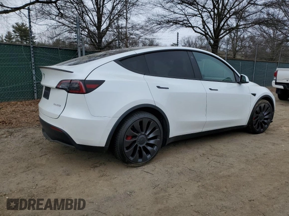2022 Tesla Model Y Performance with VIN 7SAYGDEF7NF311990, listed as a Copart auction lot 43705395 with 25,651 mi miles and Salvage Title. Bid and sale history available at DreamBid. Image 3.