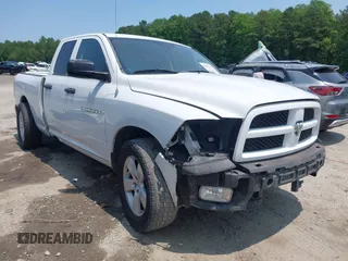2012 Ram 1500 Express z VIN 1C6RD7FT4CS134208, wystawiony jako IAAI lot #42394244 z przebiegiem 237 895 mil mil oraz . Historia ofert i sprzedaży dostępna na DreamBid. Obrazek 1.