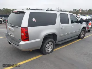 2010 Chevrolet Suburban Commercial with VIN 1GNUKHE30AR186320, listed as a IAAI auction lot 41544991 with 216,037 mi miles. Bid and sale history available at carsss.com. Image 4.