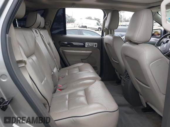2008 Lincoln MKX z VIN 2LMDU88C08BJ36819, wystawiony jako IAAI lot #42258334 z przebiegiem 88 598 mil mil oraz . Historia ofert i sprzedaży dostępna na DreamBid. Obrazek 8.