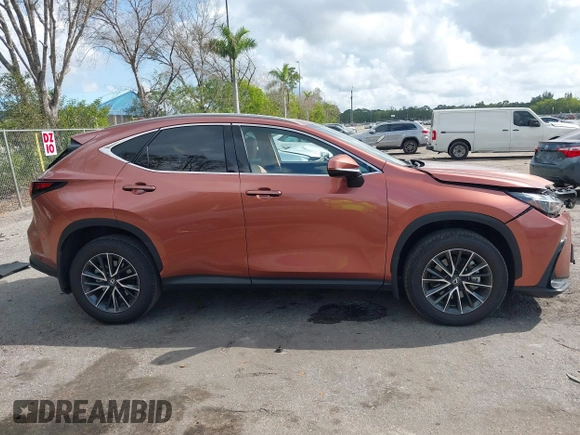 2025 Lexus NX 250 z VIN 2T2ADCAZ5SC019123, wystawiony jako IAAI lot #41485688 z przebiegiem 4 189 mil mil oraz . Historia ofert i sprzedaży dostępna na DreamBid. Obrazek 13.
