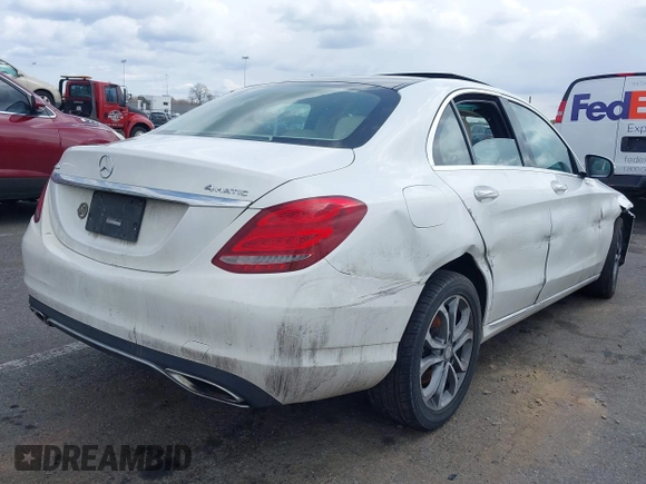 2015 Mercedes-Benz C-Class C 300 Luxury with VIN 55SWF4KB5FU026651, listed as a IAAI auction lot 41892311 with 101,285 mi miles. Bid and sale history available at carsss.com. Image 4.