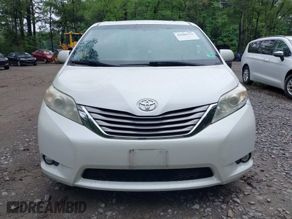 2016 Toyota Sienna XLE with VIN 5TDYK3DC9GS756582, listed as a IAAI auction lot 42506733 with 155,678 mi miles and . Bid and sale history available at DreamBid. Image 12.