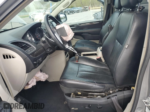 2014 Chrysler Town & Country Touring L z VIN 2C4RC1CG3ER200123, wystawiony jako Copart lot #52604085 z przebiegiem 146 761 mil mil oraz Szkoda całkowita • Salvage title. Historia ofert i sprzedaży dostępna na DreamBid. Obrazek 7.