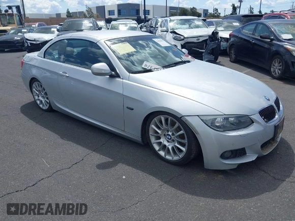 2012 BMW 3 Series 328i z VIN WBADW3C58CE823093, wystawiony jako IAAI lot #41830052 z przebiegiem 87 306 mil mil oraz . Historia ofert i sprzedaży dostępna na DreamBid. Obrazek 1.