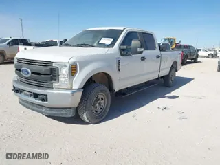 2019 Ford Super Duty F-250 SRW XL with VIN 1FT7W2B69KEC99875, listed as a IAAI auction lot 41675684 with 190,634 mi miles. Bid and sale history available at carsss.com. Image 2.