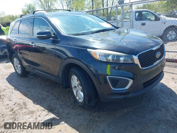 2017 Kia Sorento LX with VIN 5XYPG4A31HG264635, listed as a IAAI auction lot 42181056 with 163,493 mi miles and . Bid and sale history available at carsss.com. Image 1.