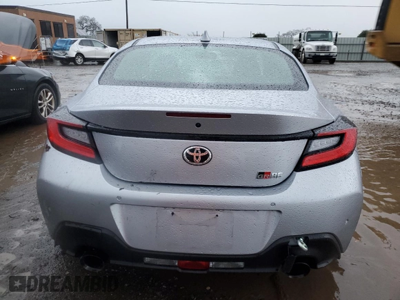 2024 Toyota 86 with VIN JF1ZNBB15R8755840, listed as a Copart auction lot 45542025 with 5,276 mi miles and Salvage Title. Bid and sale history available at DreamBid. Image 6.