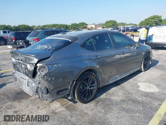 2025 Toyota Camry LE z VIN 4T1DAACK0SU500801, wystawiony jako IAAI lot #42123753 z przebiegiem 11 742 mil mil oraz . Historia ofert i sprzedaży dostępna na DreamBid. Obrazek 4.