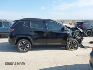 2018 Jeep Compass Trailhawk with VIN 3C4NJDDB5JT419276, listed as a IAAI auction lot 42040909 with Not Provided miles and . Bid and sale history available at carsss.com. Image 12.