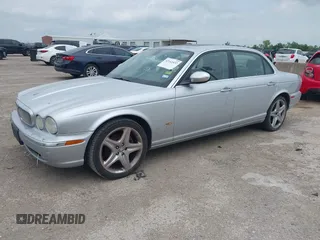 2007 Jaguar XJ with VIN SAJWA79B77SH12190, listed as a IAAI auction lot 42142432 with 1 mi miles. Bid and sale history available at carsss.com. Image 2.