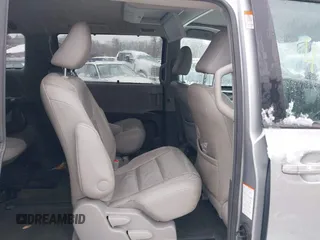 2017 Toyota Sienna XLE with VIN 5TDDZ3DC1HS162080, listed as a IAAI auction lot 41424523 with 92,288 mi miles and . Bid and sale history available at carsss.com. Image 8.