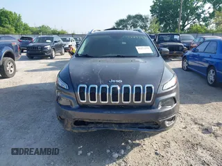 2017 Jeep Cherokee Latitude z VIN 1C4PJMCB7HW501797, wystawiony jako IAAI lot #42277579 z przebiegiem 107 639 mil mil oraz . Historia ofert i sprzedaży dostępna na DreamBid. Obrazek 12.