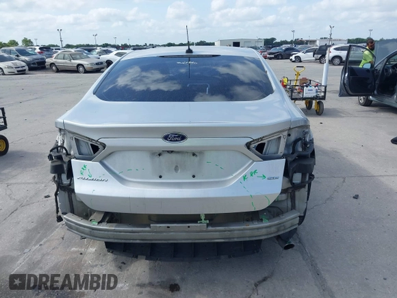 2015 Ford Fusion SE with VIN 3FA6P0H70FR141768, listed as a IAAI auction lot 42085851 with 134,844 mi miles. Bid and sale history available at carsss.com. Image 17.