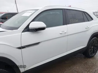 2024 Volkswagen Atlas SE с VIN 1V2KE2CA0RC251671, выставлен на аукционе IAAI как лот 41094446 с пробегом 5 323 миль миль и . История ставок и продаж доступна на DreamBid. Изображение 14.