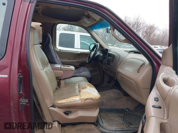1997 Ford F-150 с VIN 1FTDX08W4VKD39667, выставлен на аукционе IAAI как лот 41537371 с пробегом 300 671 миль миль и . История ставок и продаж доступна на DreamBid. Изображение 5.