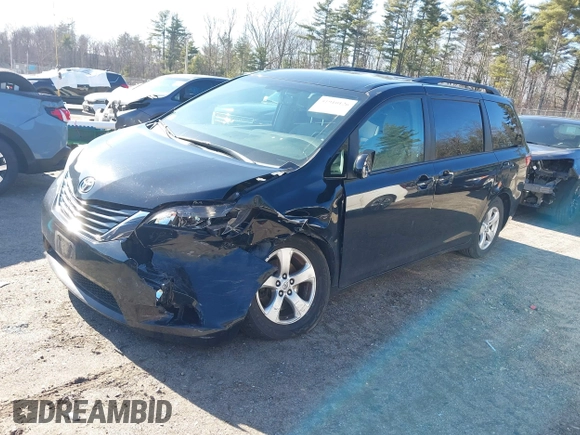 2015 Toyota Sienna LE AAS with VIN 5TDKK3DCXFS594370, listed as a IAAI auction lot 41910126 with 131,638 mi miles. Bid and sale history available at carsss.com. Image 17.