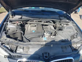 2011 BMW 3 Series 328i with VIN WBAPH7G56BNN04010, listed as a IAAI auction lot 41370777 with 1 mi miles. Bid and sale history available at carsss.com. Image 10.