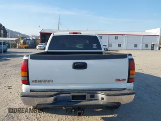 2006 GMC Sierra 1500 SLT with VIN 2GTEK13Z161259108, listed as a IAAI auction lot 41900305 with 254,027 mi miles and . Bid and sale history available at carsss.com. Image 16.