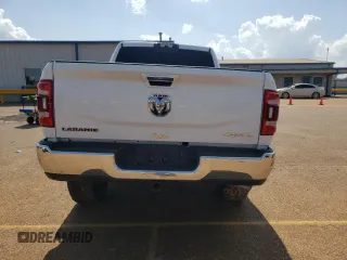 2022 Ram 2500 Laramie z VIN 3C6UR5FJ3NG219405, wystawiony jako Copart lot #60225984 z przebiegiem 9 213 mil mil oraz Szkoda całkowita • Salvage title. Historia ofert i sprzedaży dostępna na DreamBid. Obrazek 6.