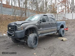 2006 Ford Super Duty F-250 XL with VIN 1FTSW21P16EC12948, listed as a IAAI auction lot 41742030 with 215,258 mi miles. Bid and sale history available at carsss.com. Image 17.