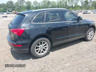 2010 Audi Q5 Premium Plus z VIN WA1LKAFP6AA003671, wystawiony jako IAAI lot #42408719 z przebiegiem Nie podano mil oraz . Historia ofert i sprzedaży dostępna na DreamBid. Obrazek 4.