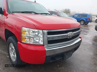 2008 Chevrolet Silverado 1500 Work Truck with VIN 1GCEC14X18Z120858, listed as a IAAI auction lot 41451350 with 242,110 mi miles. Bid and sale history available at carsss.com. Image 6.