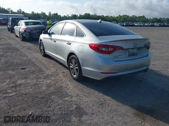 2016 Hyundai Sonata SE z VIN 5NPE24AF8GH350287, wystawiony jako IAAI lot #42476022 z przebiegiem 185 630 mil mil oraz . Historia ofert i sprzedaży dostępna na DreamBid. Obrazek 3.