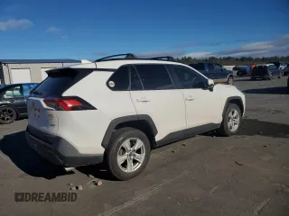 2019 Toyota RAV4 XLE with VIN JTMW1RFV4KD021007, listed as a Copart auction lot 82208754 with 96,998 mi miles and Salvage Title. Bid and sale history available at carsss.com. Image 3.