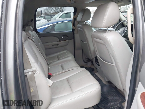 2007 Chevrolet Avalanche 3LT z VIN 3GNFK12367G123414, wystawiony jako IAAI lot #41702886 z przebiegiem 253 515 mil mil oraz . Historia ofert i sprzedaży dostępna na DreamBid. Obrazek 8.