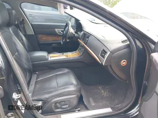 2009 Jaguar XF Premium Luxury z VIN SAJWA06B79HR38643, wystawiony jako IAAI lot #41938355 z przebiegiem Nie podano mil oraz . Historia ofert i sprzedaży dostępna na DreamBid. Obrazek 5.