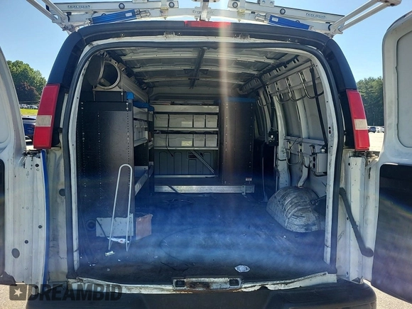 2015 Chevrolet Express Cargo with VIN 1GCWGFCF2F1163079, listed as a IAAI auction lot 42832363 with 183,774 mi miles and . Bid and sale history available at DreamBid. Image 21.