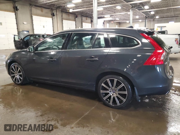 2015 Volvo V60 z VIN YV1612SC8F1212622, wystawiony jako Copart lot #58492135 z przebiegiem 114 137 mil mil oraz Tytuł czysty. Historia ofert i sprzedaży dostępna na DreamBid. Obrazek 2.